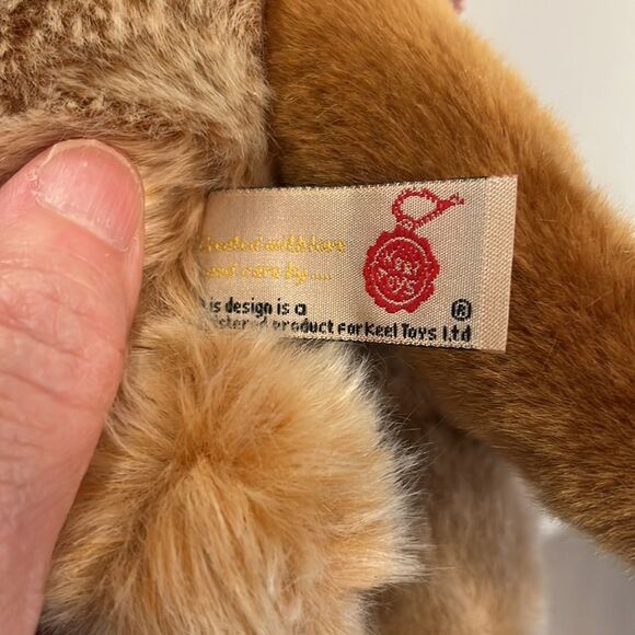 KEEL TOYS BROWN FUR MEERKAT WEARING RED DRESSING GOWN ~ Size 13” - Picture 6 of 7